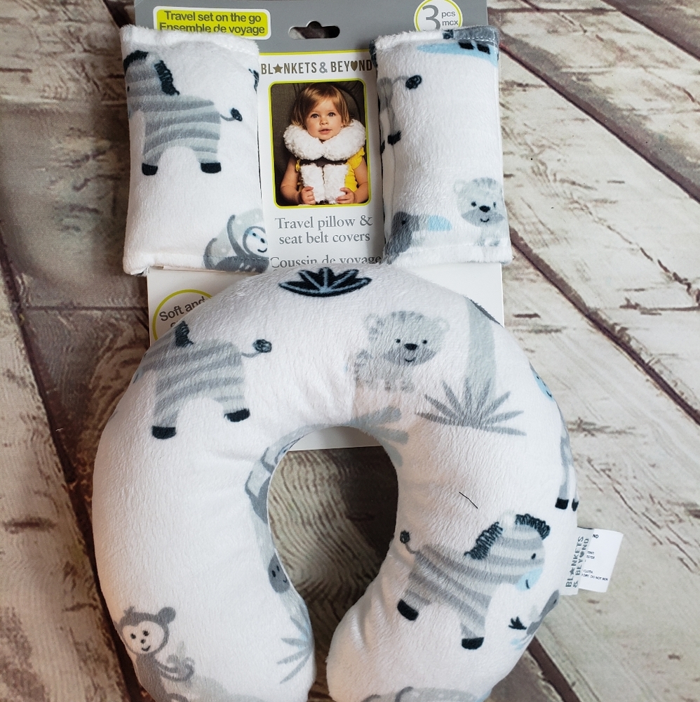 Travel pillow and seat belt covers for babies 3pc